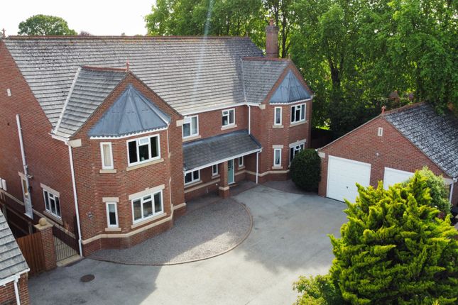 6 bedroom detached house for sale