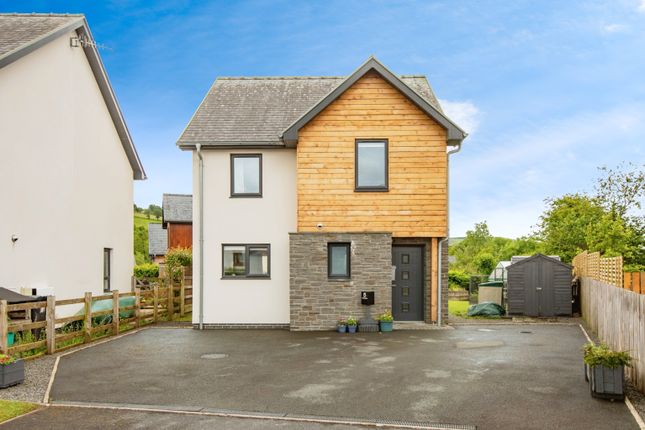 3 bed detached house