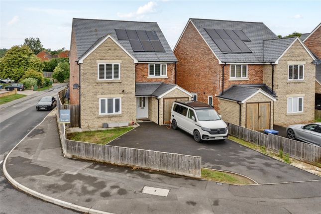 Pear Tree Close, Swindon SN5 4 bed detached house for sale