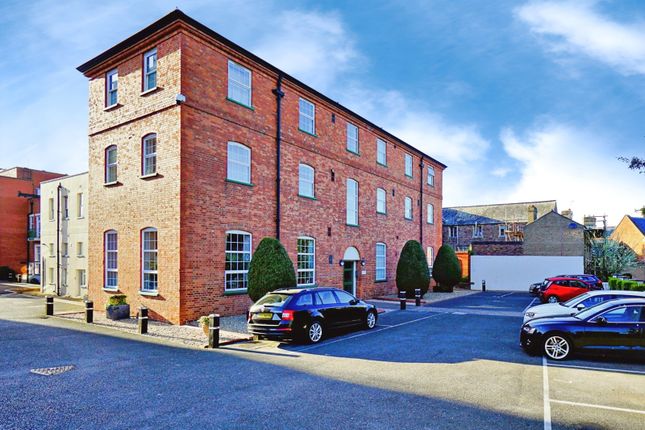 2 bedroom maisonette for sale
