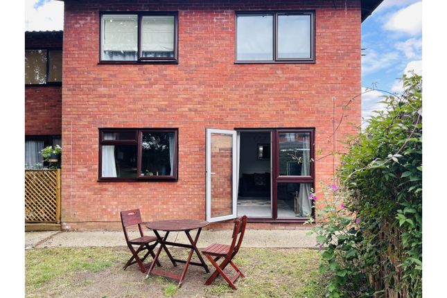 1 bedroom ground floor maisonette for sale