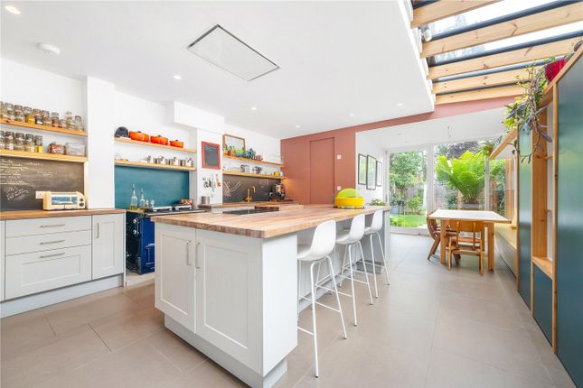 4 bedroom terraced house for sale