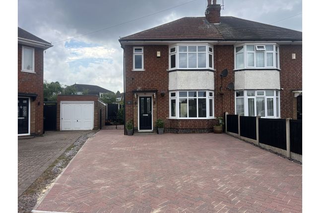 3 bedroom semi-detached house for sale