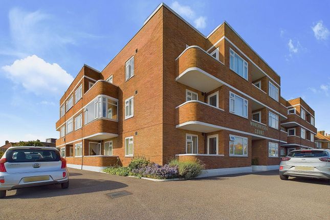 Winchelsea Court, Winchelsea Gardens... 3 bed flat for sale