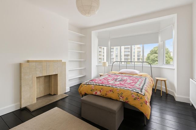 Stockwell Park Walk, Brixton 2 bed apartment for sale