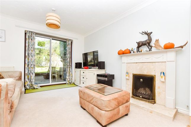 Saunders Close, Uckfield, East Sussex 4 bed detached house for sale