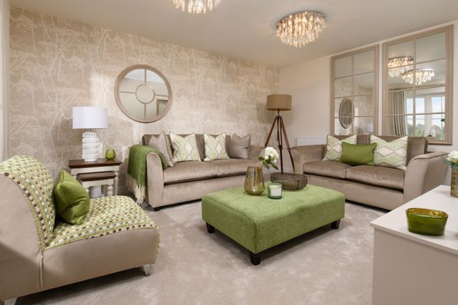 4 bed detached house