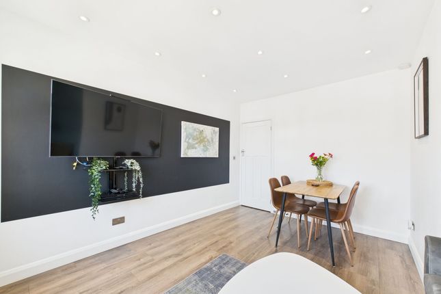 Lime Court Lime Grove, Ruislip, HA4 2 bed maisonette for sale