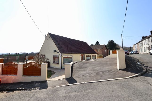 Oak Street, Blackwood, NP12 4 bed detached bungalow for sale