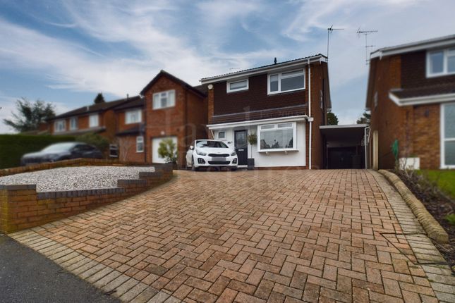 Pineridge Drive, Kidderminster, DY11 6BQ 3 bed detached house for sale