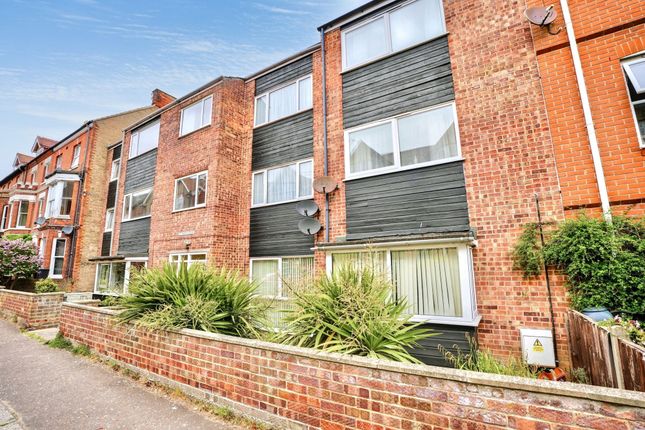 St. Marys Road, Cromer, NR27 2 bed ground floor flat for sale
