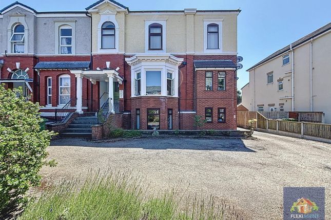 36 Marlborough Road, Merseyside PR9 2 bed apartment for sale