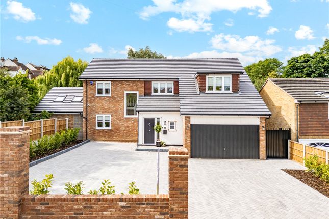 5 bed detached house