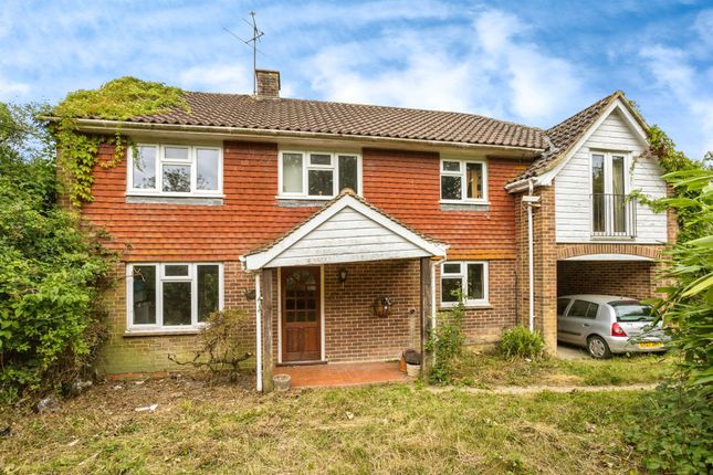 5 bed detached house