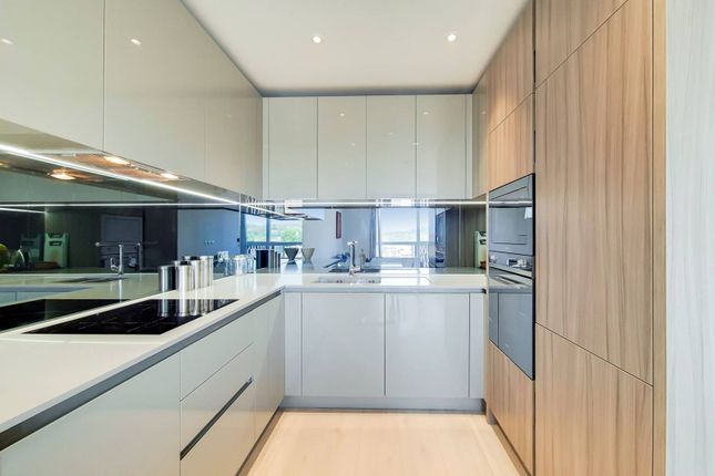 High Street, Hornsey, London, N8 2 bed flat for sale