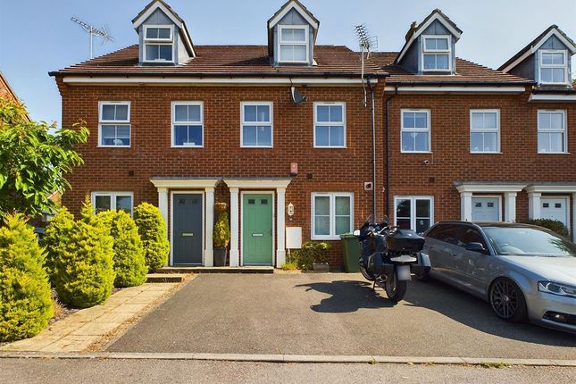 Portchester, Fareham PO16 3 bed terraced house for sale