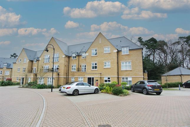 Queenswood Crescent, Englefield Green... 2 bed apartment for sale