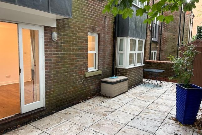 2 bedroom ground floor flat for sale