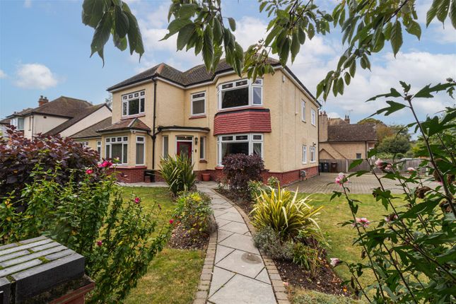 6 bedroom detached house for sale