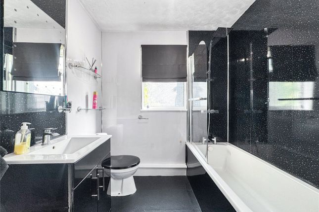 Clifton Road, Gillingham, Kent, ME7 3 bed terraced house for sale