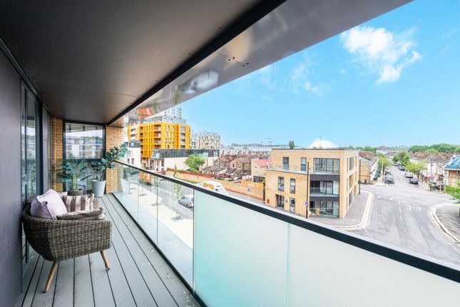 Banning Street, London SE10 3 bed flat for sale