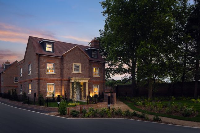 4 bed detached house