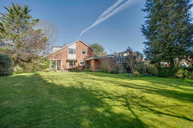 Willow Chase, High Wycombe HP15 4 bed detached house for sale