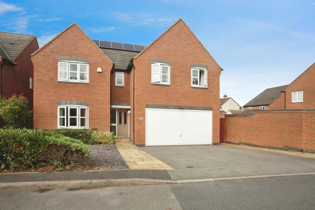 5 bedroom detached house for sale