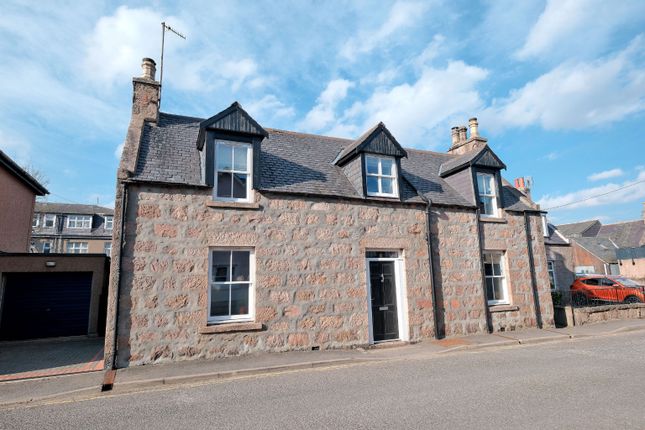 2 bedroom detached house for sale