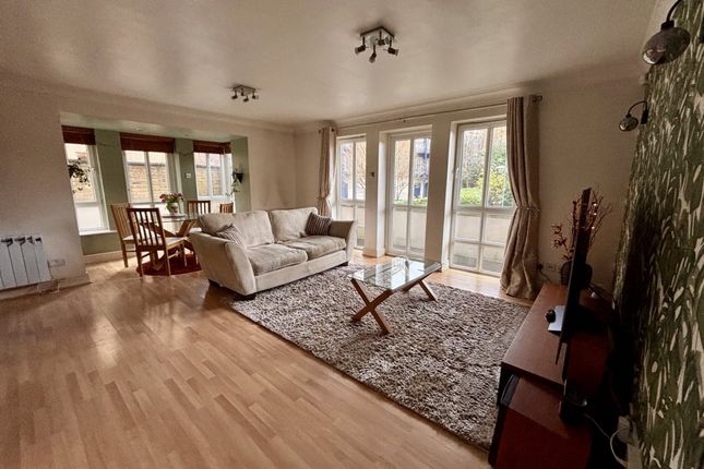 Northey Street, Limehouse, London, E14 2 bed flat for sale