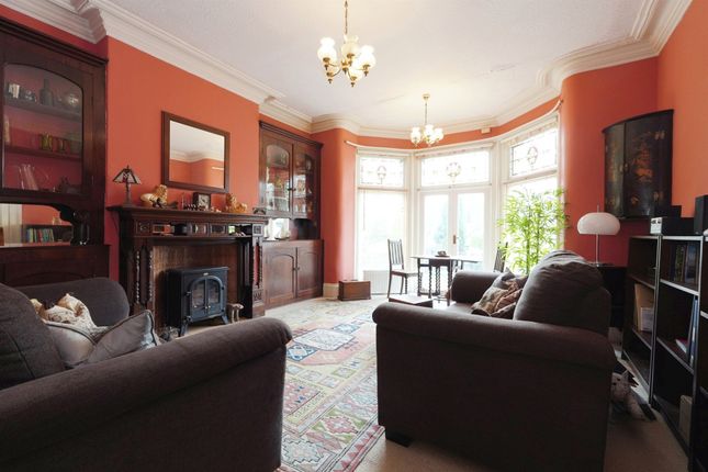 5 bedroom semi-detached house for sale