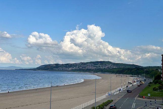 West Promenade, Rhos on Sea 2 bed apartment for sale