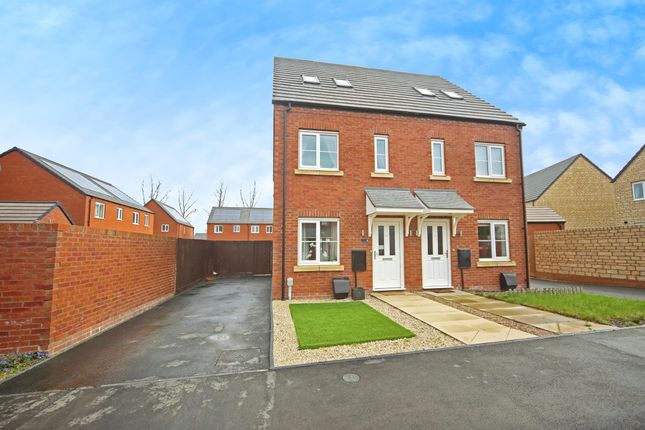 3 bedroom semi-detached house for sale