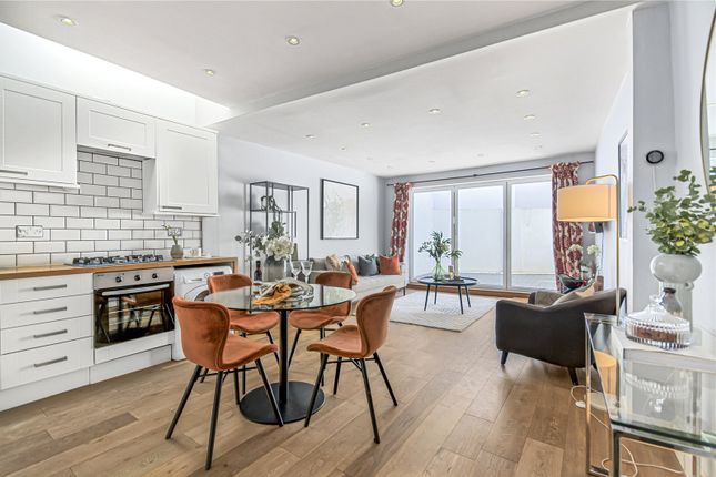 Stephendale Road, Fulham, London, SW6 2 bed flat for sale