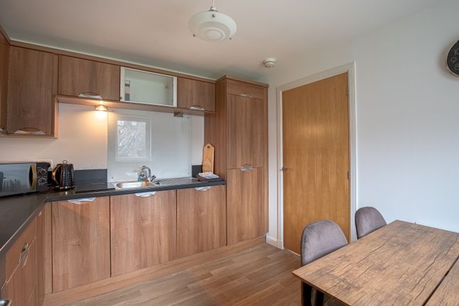 2 bed flat