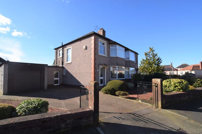 20 Roberts Crescent, Dumfries, DG2 7RS 3 bed semi