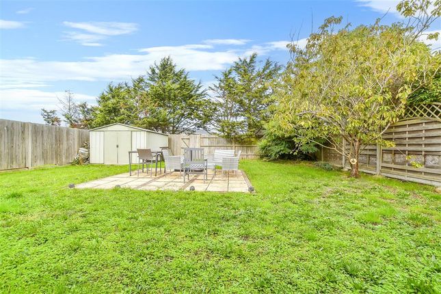 4 bed detached house