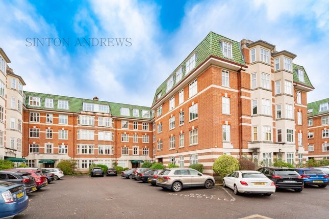 Haven Green Court, Ealing, W5 2UY 4 bed flat for sale