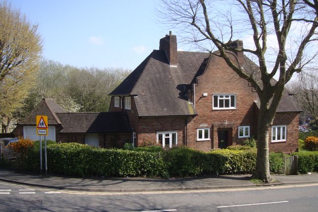 4 bed detached house