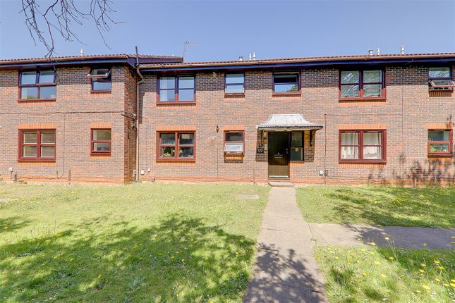 Beech Gardens, Bulkington Avenue, BN14 2 bed flat for sale