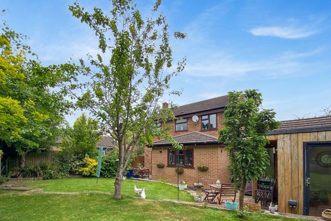 Riverside Way, Leicester LE19 4 bed detached house for sale