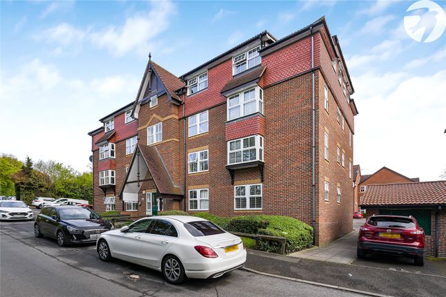 Bow Arrow Lane, Dartford, Kent, DA2 2 bed flat for sale