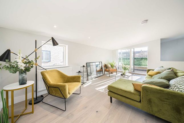 2 bedroom maisonette for sale