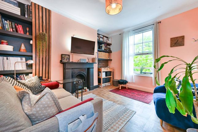 Arthur Road, Islington, London, N7 1 bed flat for sale