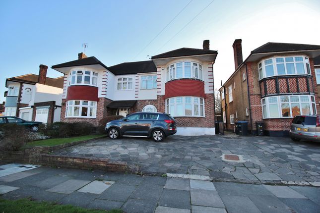 Prince George Avenue, Oakwood N14 4 bed semi