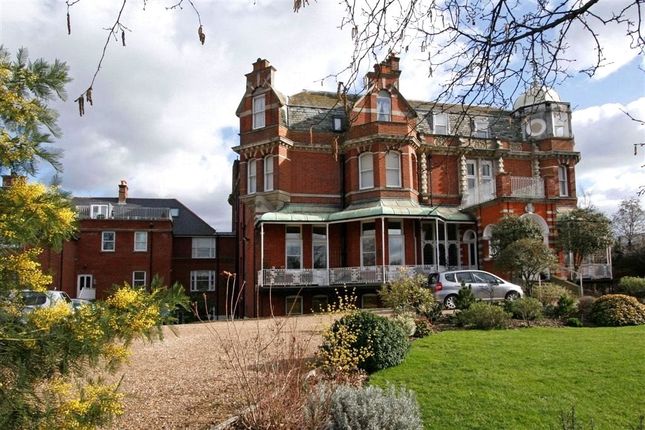 Lyle Park, 57 Putney Hill, SW15 2 bed flat for sale