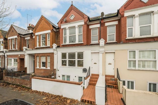 Earlsfield Road, London SW18 3 bed flat for sale