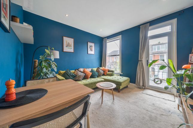 Queensthorpe Road, London 2 bed apartment for sale