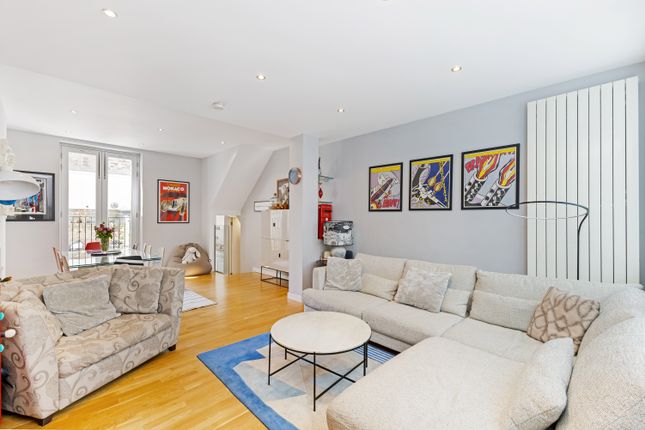 3 bedroom flat for sale