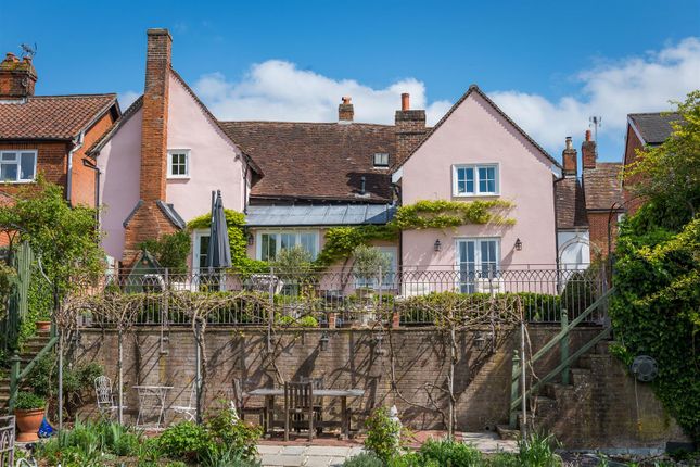 5 bed detached house